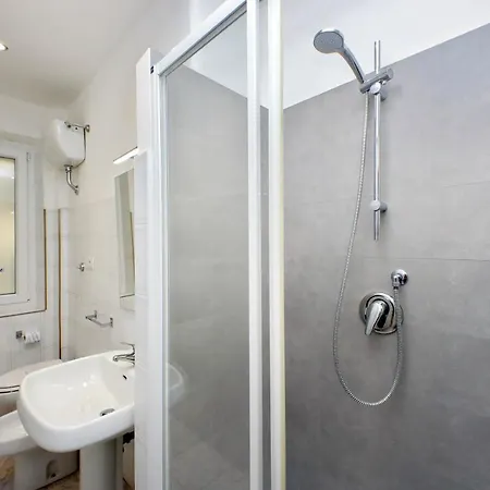 Flatinrome Termini 1 *